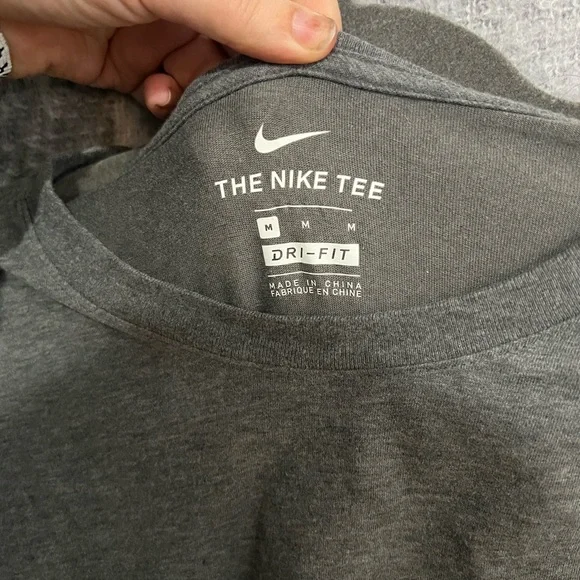 MENS NIKE LONG SLEEVE TEE - Picture 2 of 8